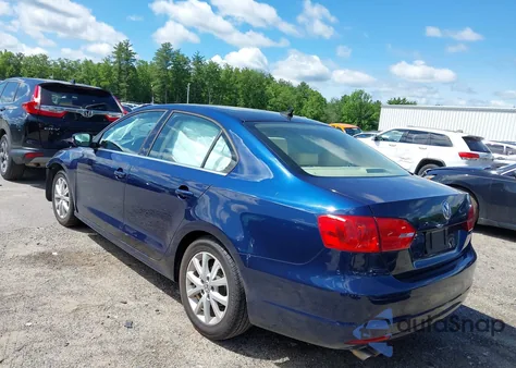2014 Volkswagen Jetta 1.8T Se z USA, uszkodzony, nr VIN 3VWD17AJ1EM383107